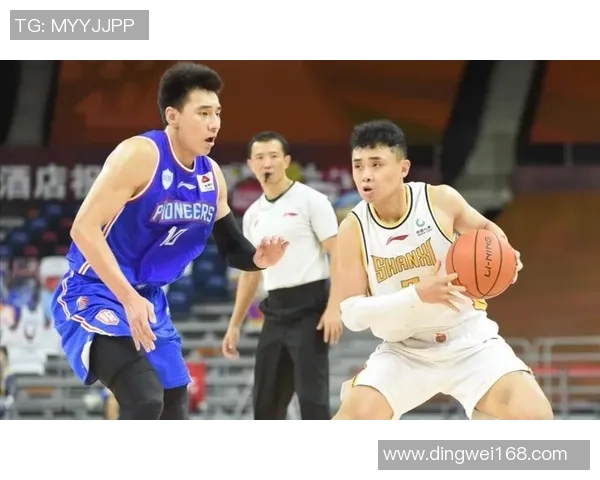 上海篮球队的控制体系与战术解析：提升团队协作与比赛效率的关键策略