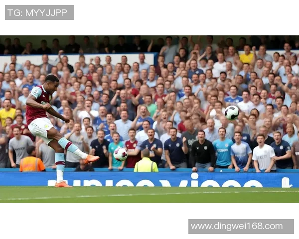 英格兰足球明星22号的辉煌历程与场上精彩瞬间回顾