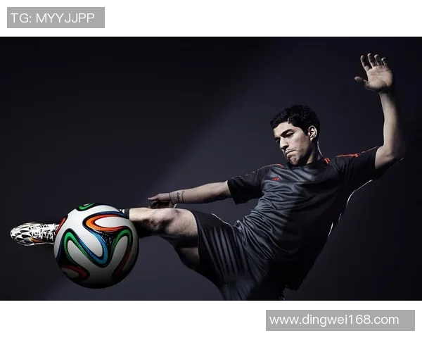 足球明星争相蹭镜头瞬间捕捉展现个性魅力与风采的精彩瞬间