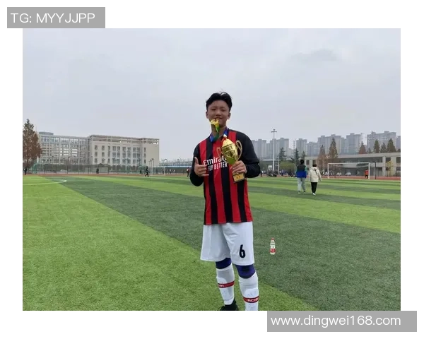 足球明星未上大学的成功之路与教育的关系探讨